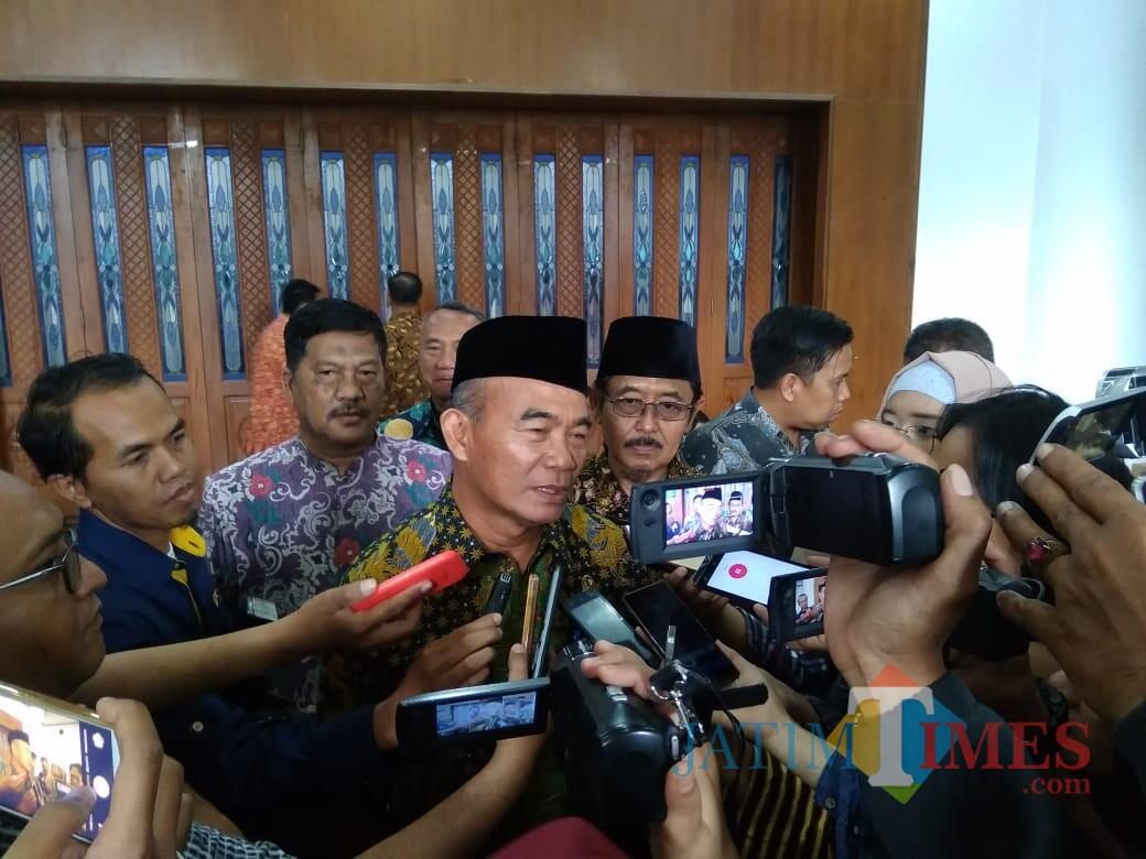 Menteri Pendidikan Menjelaskan Makna NU sebagai 'Organisasi Radikal' yang Ada di Buku