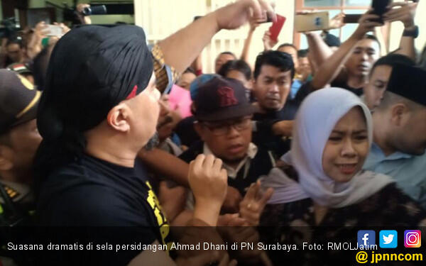 Siti Histeris, Lalu Berteriak: Allahuakbar, Ahmad Dhani Tidak Bersalah