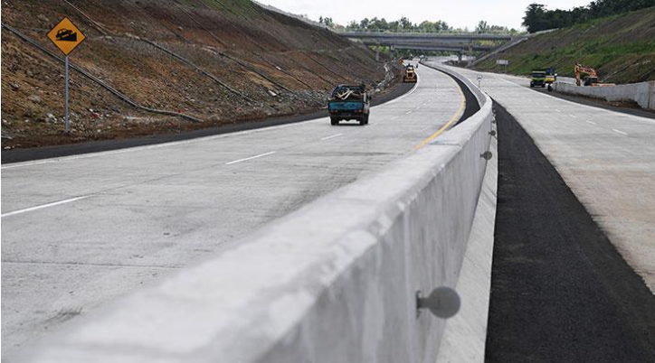 YLKI Sebut Tarif Tol Trans Jawa Terlalu Mahal, Tak Ada yang Lewat