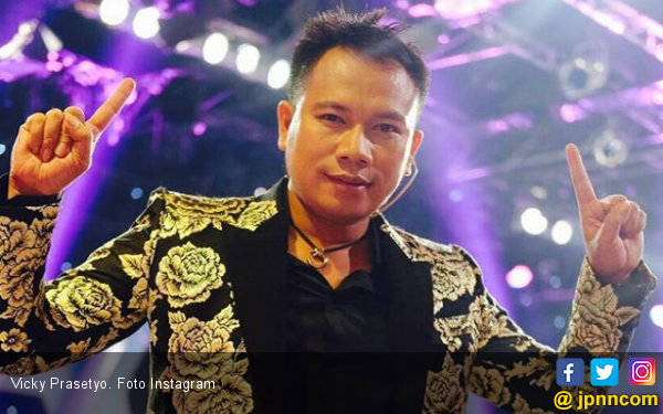Gandeng Pacar Baru, Vicky Prasetyo Ungkap Penyebab Dirinya Cerai dengan Angel Lelga