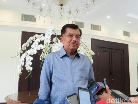 Kebahagiaan Jusuf Kalla Sambut Cucu Ke-15