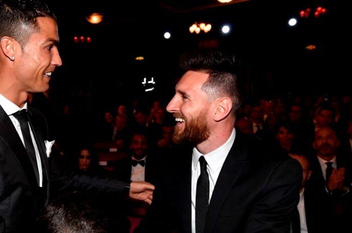 10 Pesepak Bola Dengan Pendapatan Tertinggi. Messi Ungguli Cr7