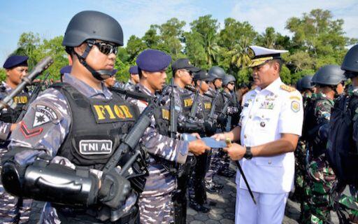Hebat! Prajurit TNI AL Ini Terima Penghargaan dari Panglima