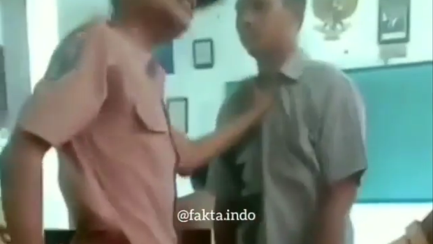 Video Viral, Puas Tantang Guru, Siswa SMP di Gresik Merokok di Kelas