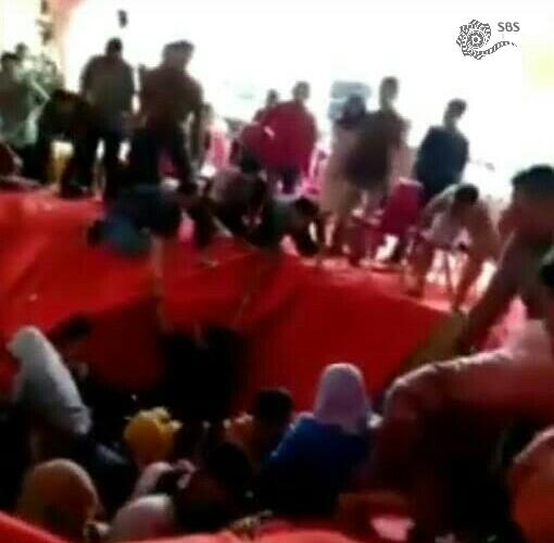 Viral Panggung Pelaminan di Kapuk Roboh