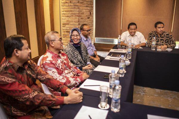 Tersandung Tanda Tangan Taufik

