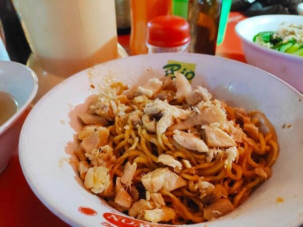 Nyobain Bakmi Roxy di Jalan Sabang: Endeuss dan Murah Banget!