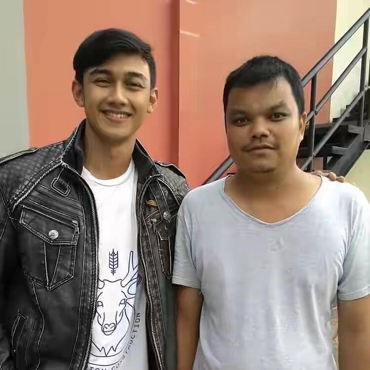 Memburu Berfoto Dengan Artis Untuk Apa ? 