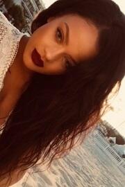 Tak Perlu Operasi, Yna Sertalf Memiliki Wajah Cantik Mirip Rihanna!