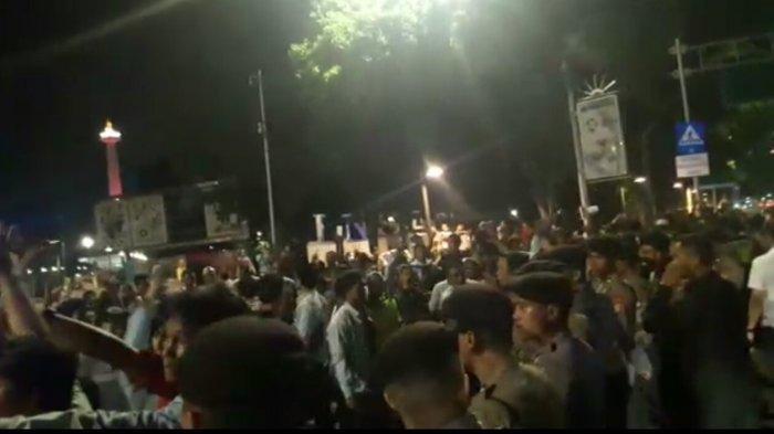 Demonstran dari SP-AMT Hadang Mobil Dinas Jokowi, 5 Orang Dikabarkan Pingsan