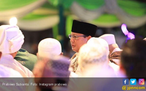 Gus Irfan: Prabowo Subianto Mau Salat Kok Dilarang?