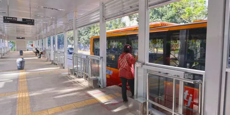  &#91;COC&#93; Experience With TransJakarta A.K.A. BUSWAY!