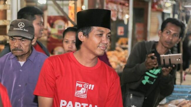 Ikut Jokowi Jumatan, Sekjen PSI: Alhamdulillah Tak Ada Pamflet Pengumuman