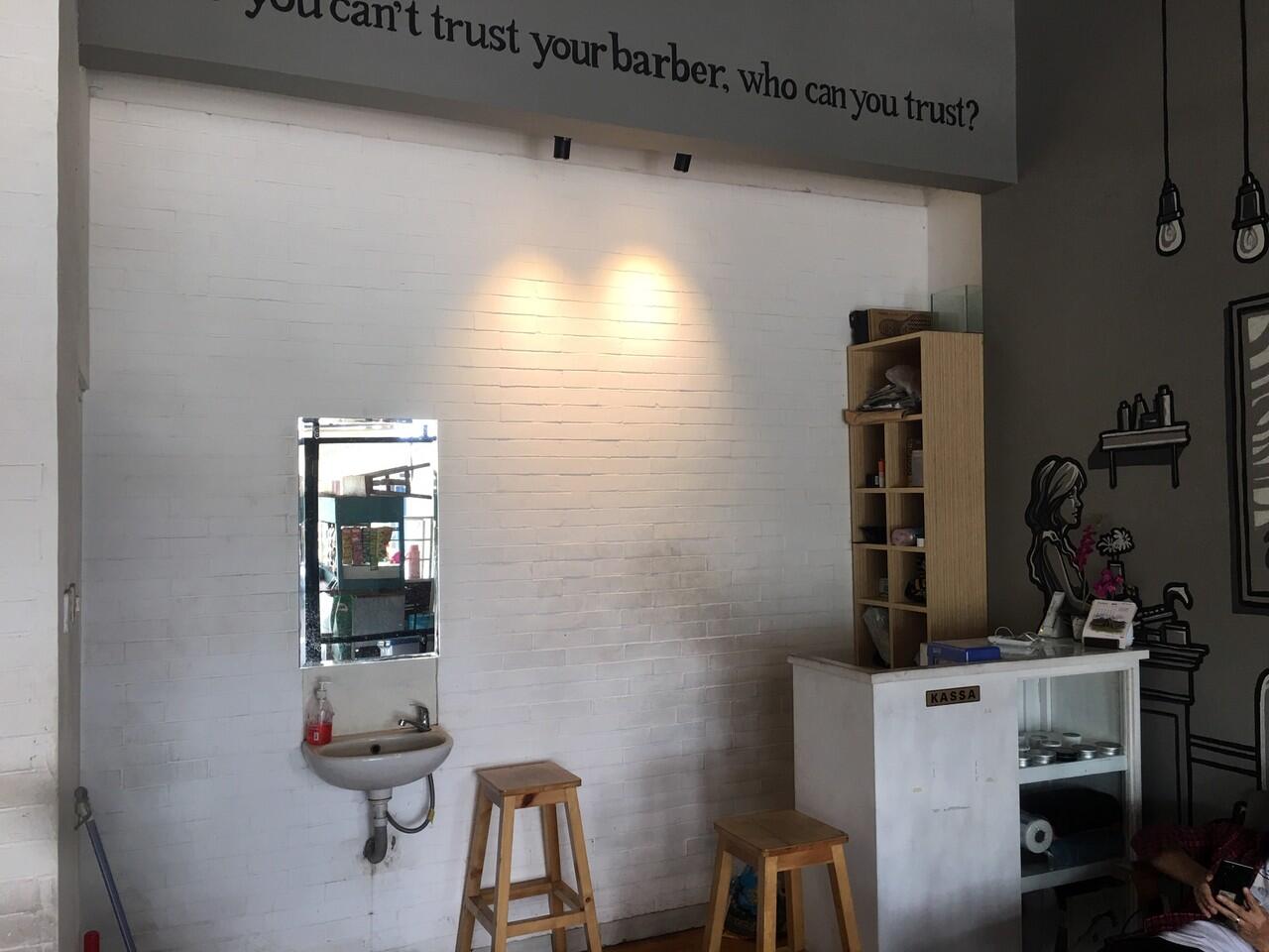 Take Over usaha Barbershop &amp; Warung Kopi di lokasi Tangerang Selatan