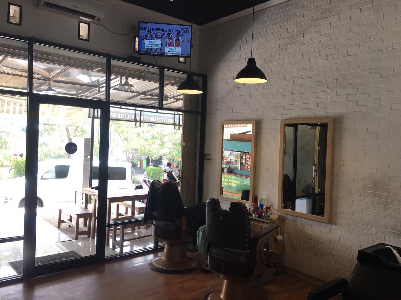 Take Over usaha Barbershop &amp; Warung Kopi di lokasi Tangerang Selatan