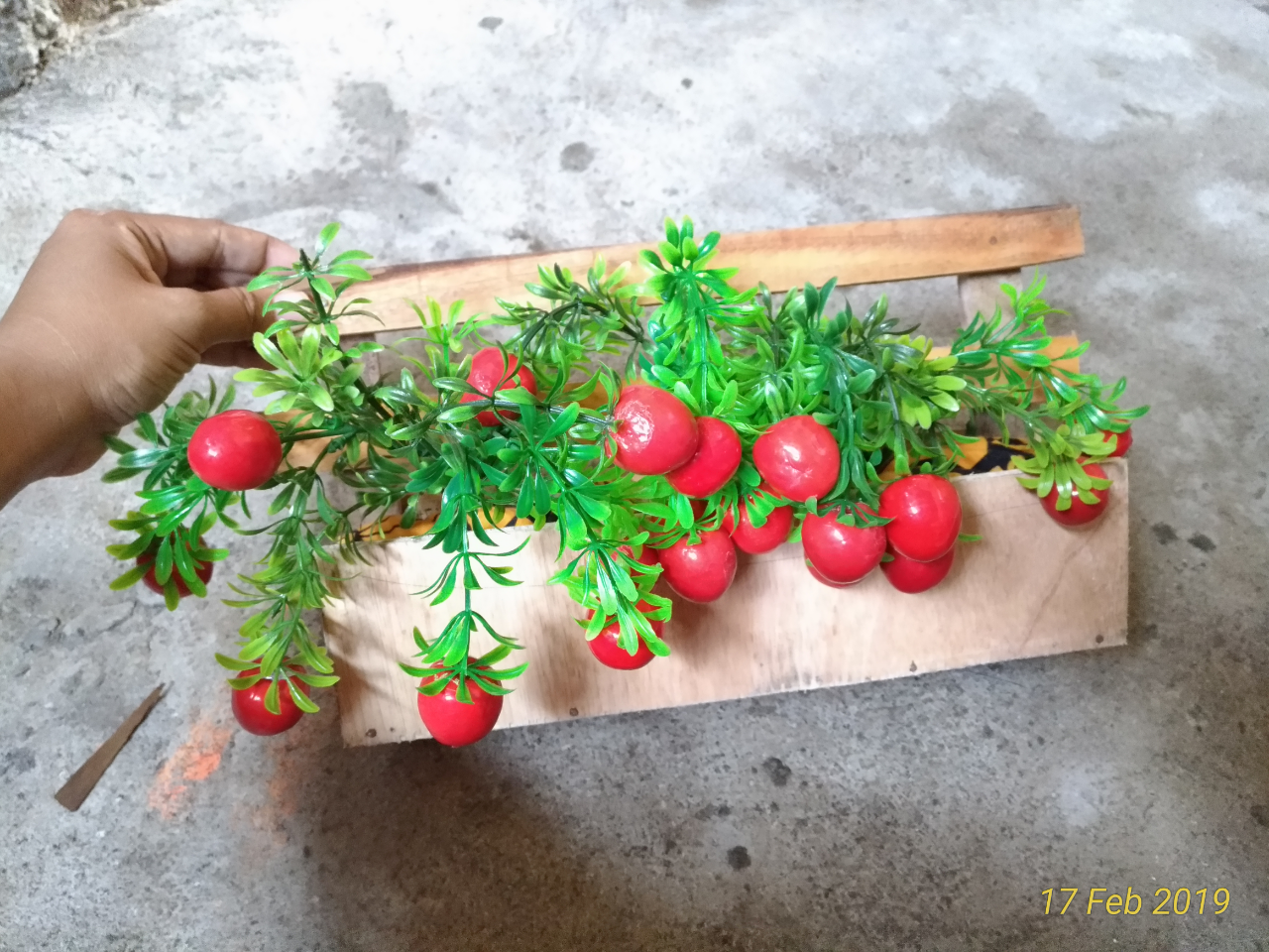 &#91;DIY&#93; Buat Sendiri Yuk Rak Dinding Cantik Dari Kayu Tidak Terpakai