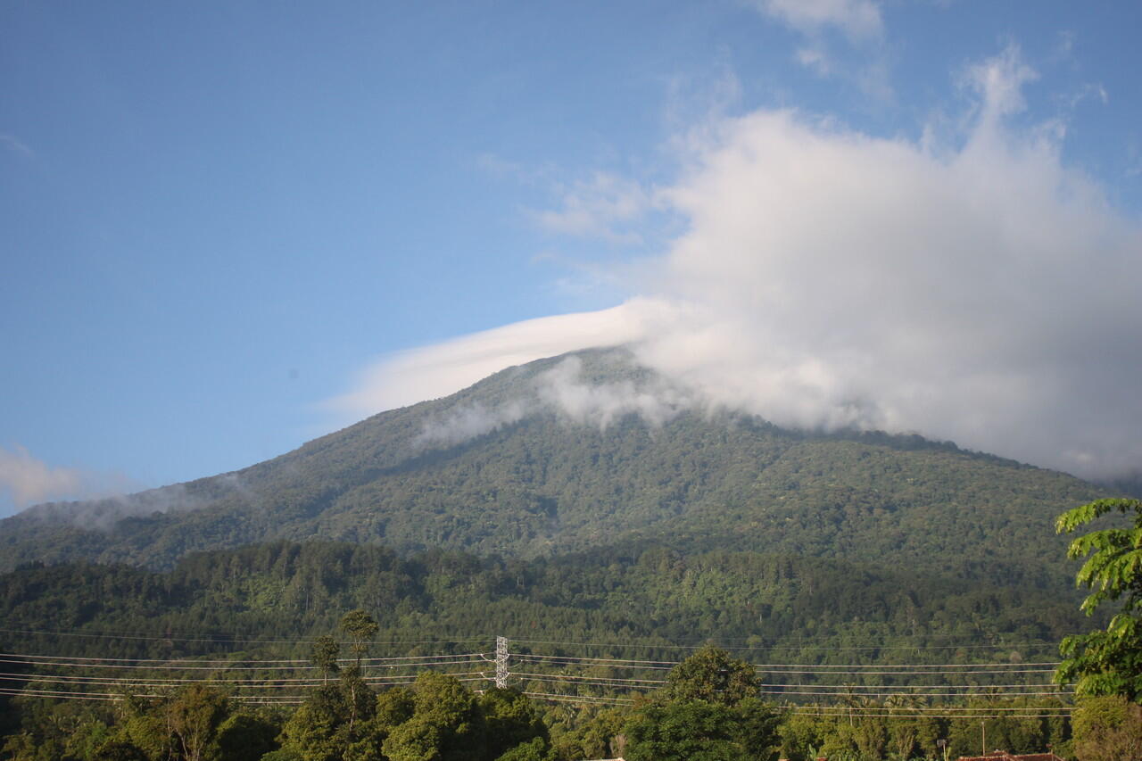 Kesunyian di atap Jawa Barat