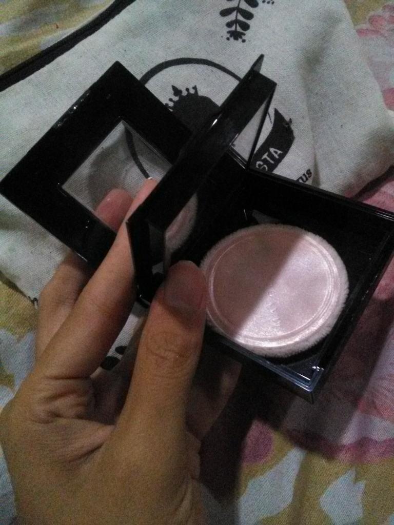 Maybelline FIT ME! SET + SMOOTH Powder itu Untuk Kulit Kering yaa..