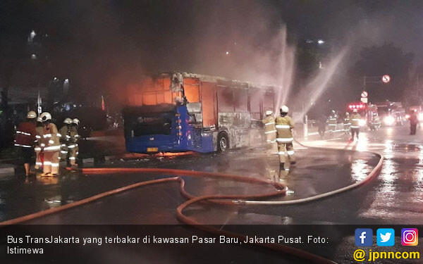 Bus TransJakarta Terbakar, Jalan di Dekat Pasar Baru Macet