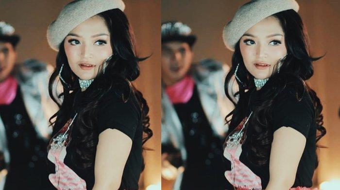 Trending di Musik YouTube, Ini Lirik 'Sandiwaramu Luar Biasa' Siti Badriah,