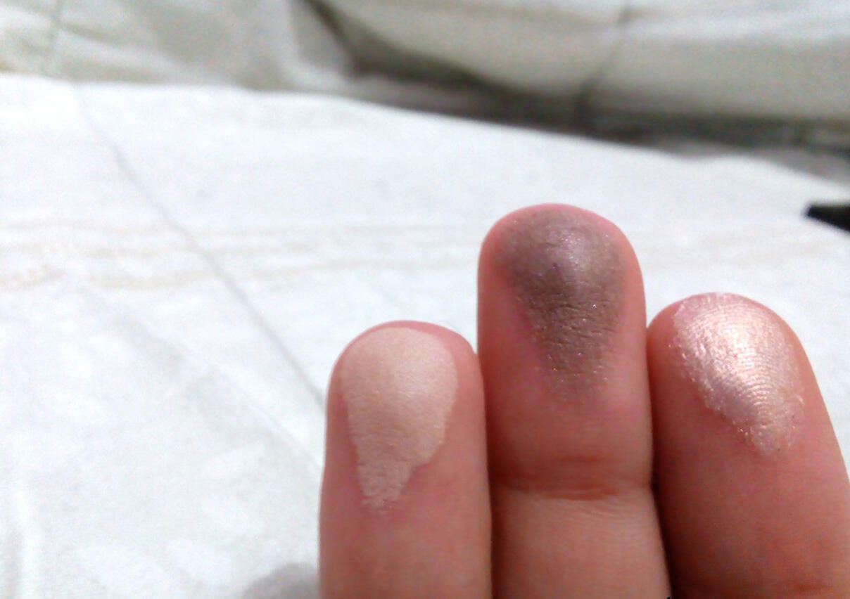 Maybelline The Nudes Eyeshadow Palette - Review
