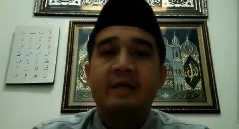 Caleg PDIP Minta Maaf Joget Injak Sajadah Dengan Emak-emak di Depan Musala