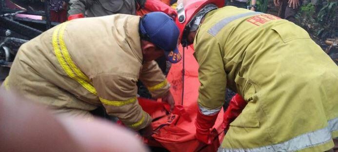 Sekeluarga Tewas, Jamaludin Bakar Diri Lalu Sekap Istri dan Anak