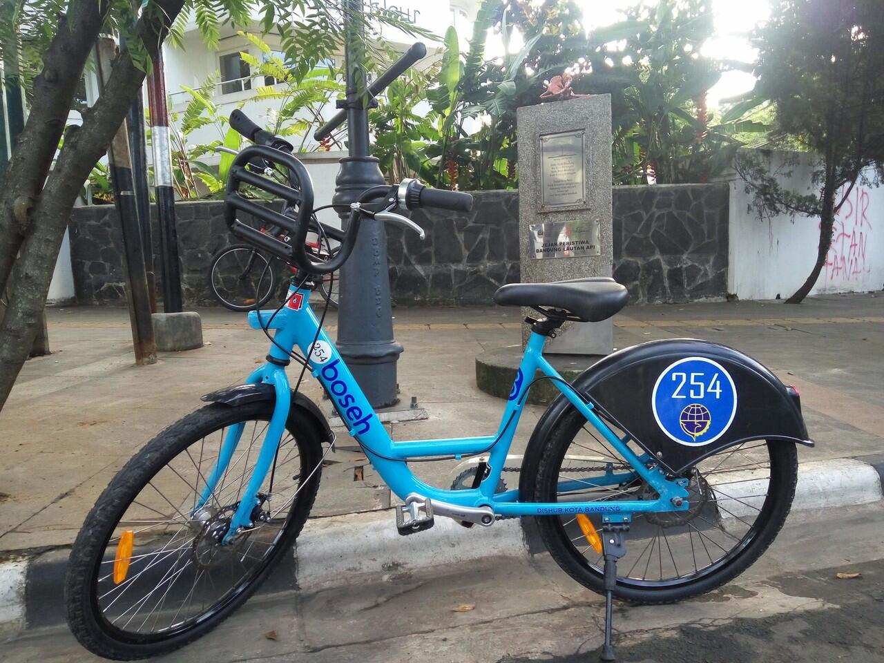 Jelajahi Bandung Dengan Sepeda