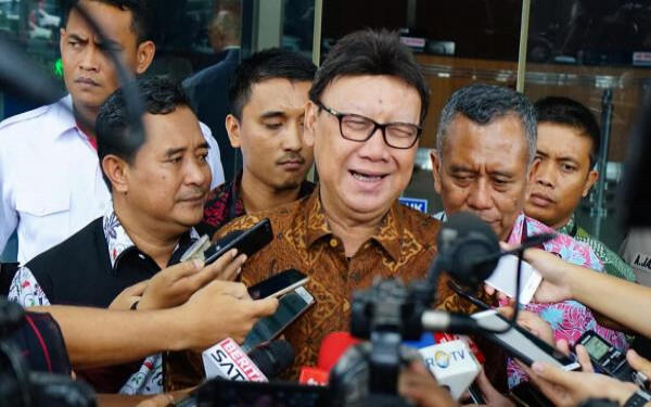 Mendagri Ingatkan Syamsuar - Edy soal Sejarah Korupsi Gubernur Riau