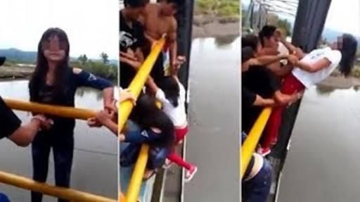 2 Cewek ini Nekat Terjun dari Jembatan Diduga Penyebabnya Karena Rebutan Cowok