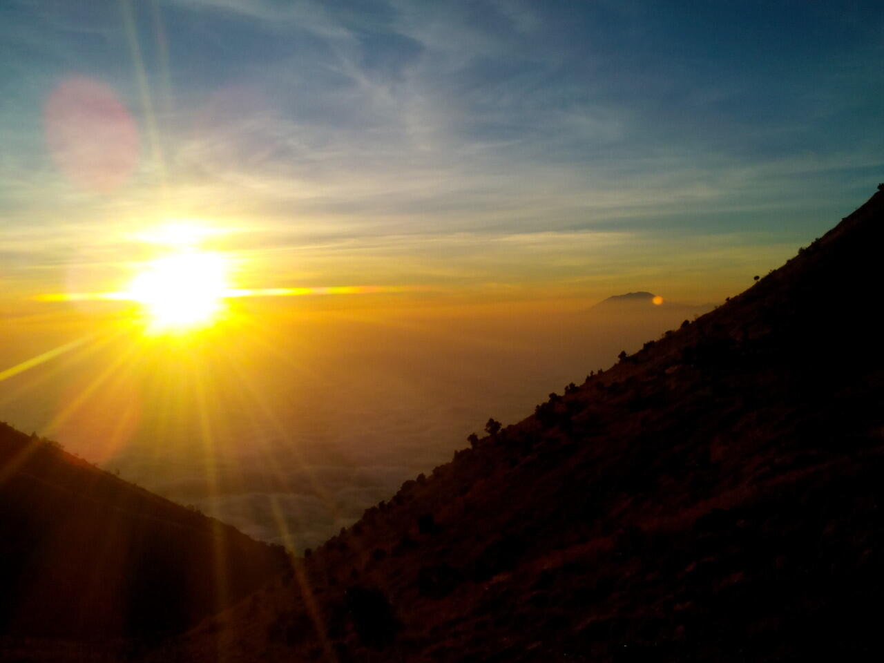 Merbabu tujuan mendaki ke dua setelah Lawu