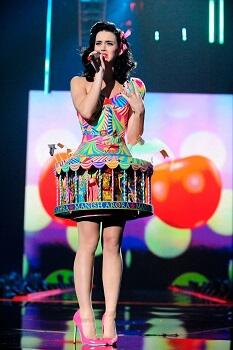 Unik! Ini Dia Busana-busana Unik yang Pernah Digunakan Katty Perry!