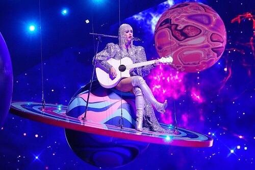 Unik! Ini Dia Busana-busana Unik yang Pernah Digunakan Katty Perry!