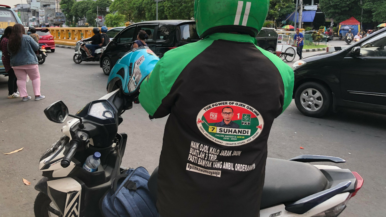 Mimpi Tukang Ojek Menggapai Senayan