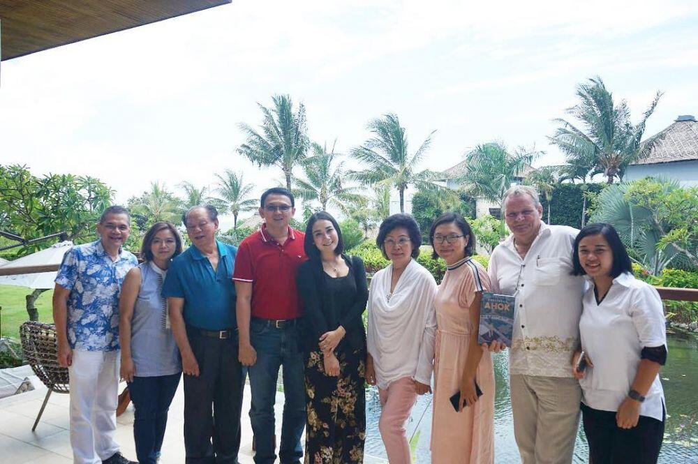 Ahok dan Puput liburan di Bali bareng keluarga.