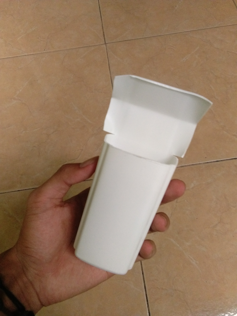 Ubah Botol Sampo Bekas, Jadi Tempat Headset yang Ciamik