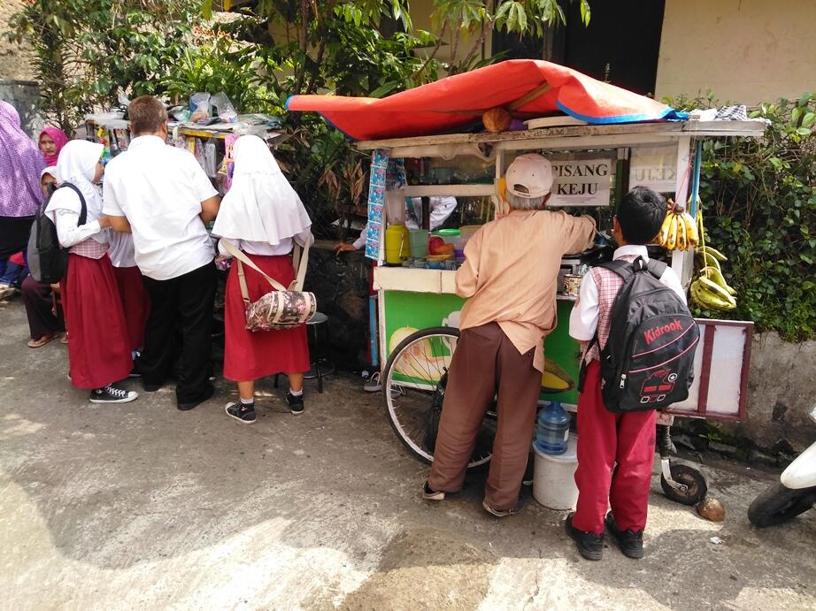 8 Alasan Generasi Milenial Kaya Enggan Menyekolahkan Anaknya di SD Negeri