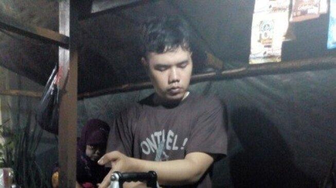 Heboh! Keluar Penjara, Kini ‘Ahmad Dhani’ Jualan Angkringan