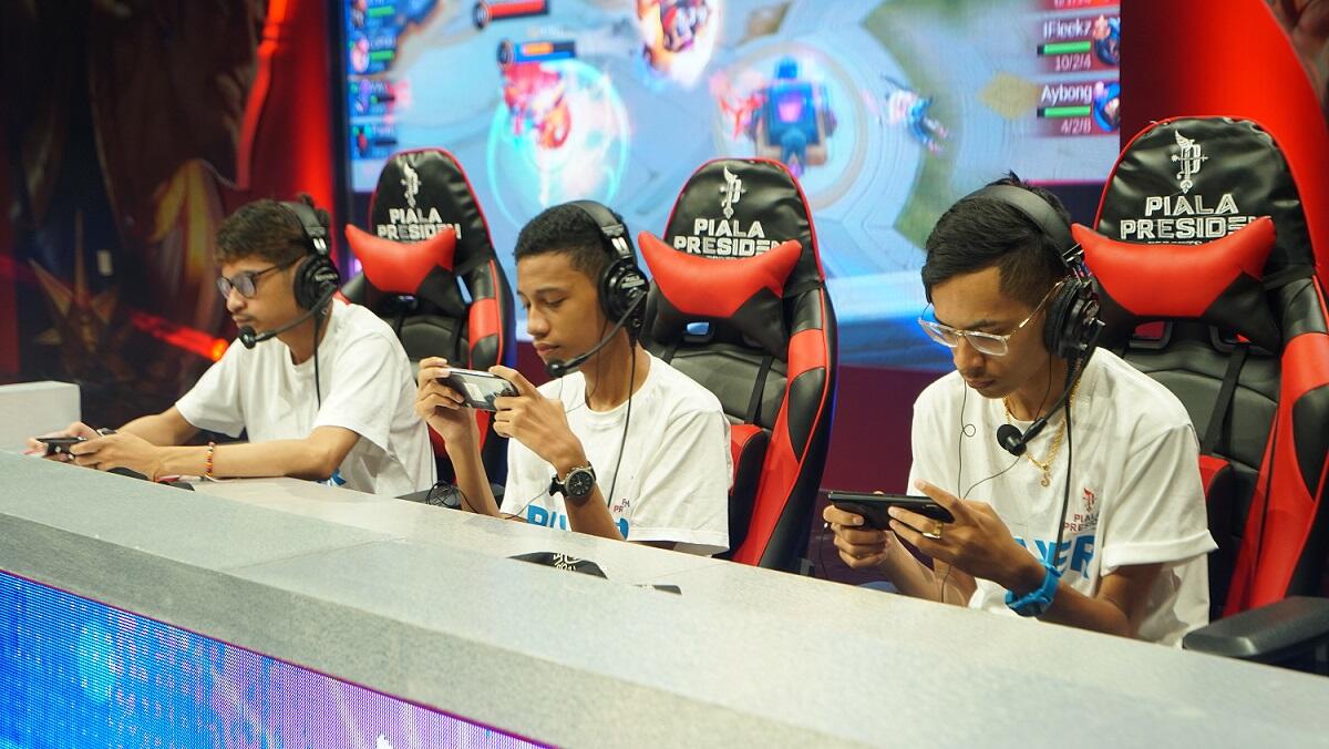 Libas UNLOYAL di Final, STAR8 Juarai Piala Presiden Esports 2019 Regional Manado