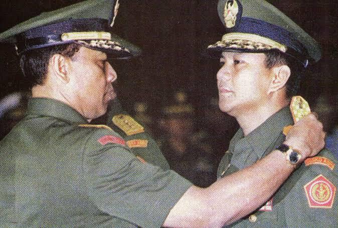 Wiranto Tantang Prabowo dan Kivlan Sumpah Pocong soal 98