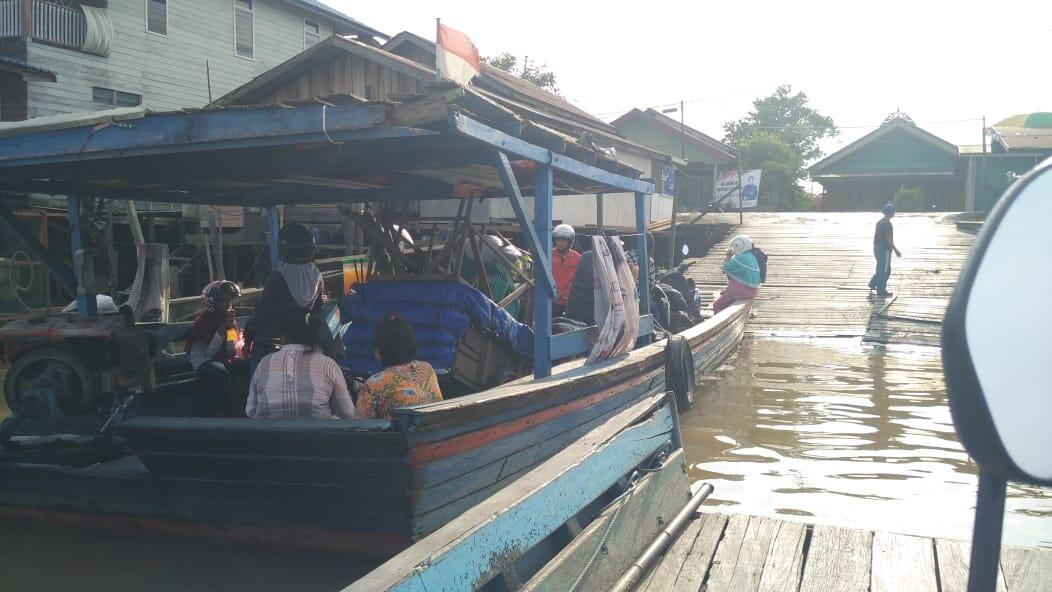 Veri Di Kutai Kertanegara Transportasi Murah Yang Melintasi Sungai Mahakam
