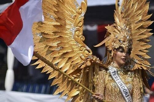 Tribal Grandeur Menjadi Tema Jember Fashion Carnaval 2019