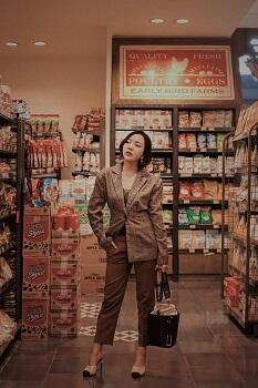 Butuh Inspirasi Fashion Sis? Mungkin Gaya Tya Magdalena Bisa Jadi Panutanmu!
