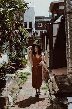 Butuh Inspirasi Fashion Sis? Mungkin Gaya Tya Magdalena Bisa Jadi Panutanmu!