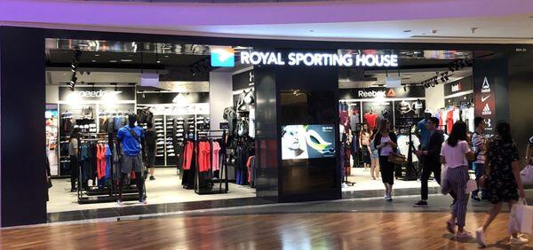 "Saatnya Impian Jadi Nyata": 10 Toko Sneakers Paling Keren Di Singapore!
