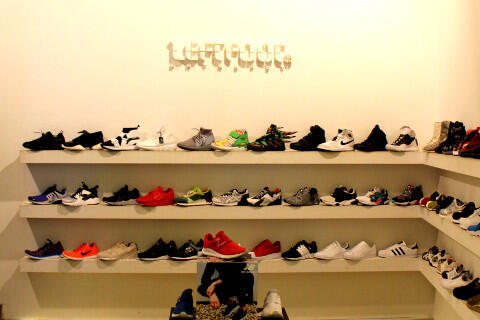 "Saatnya Impian Jadi Nyata": 10 Toko Sneakers Paling Keren Di Singapore!