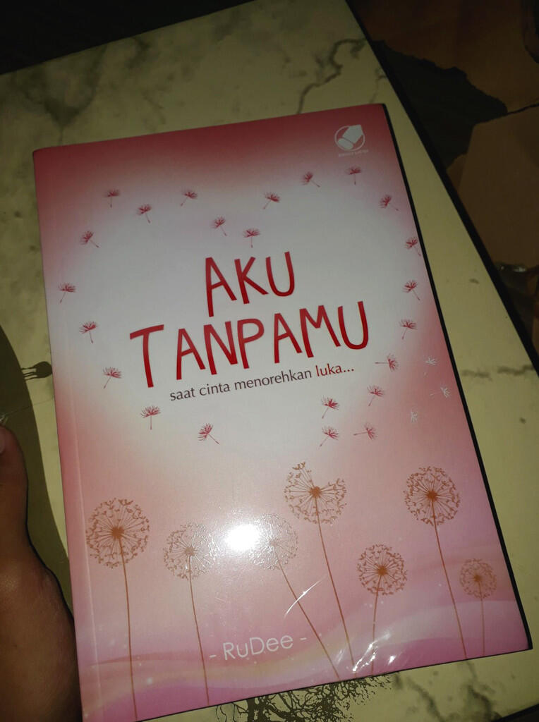 Aku Tanpamu: Saat Cinta Menorehkan Luka - Novel Review