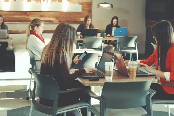 Ini Nih 5 Tipe Pemburu WIFI, Agan Termasuk yang Mana?