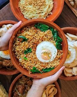 The Vault Board Game Cafe - Makan Sambil Bermain Game Seru