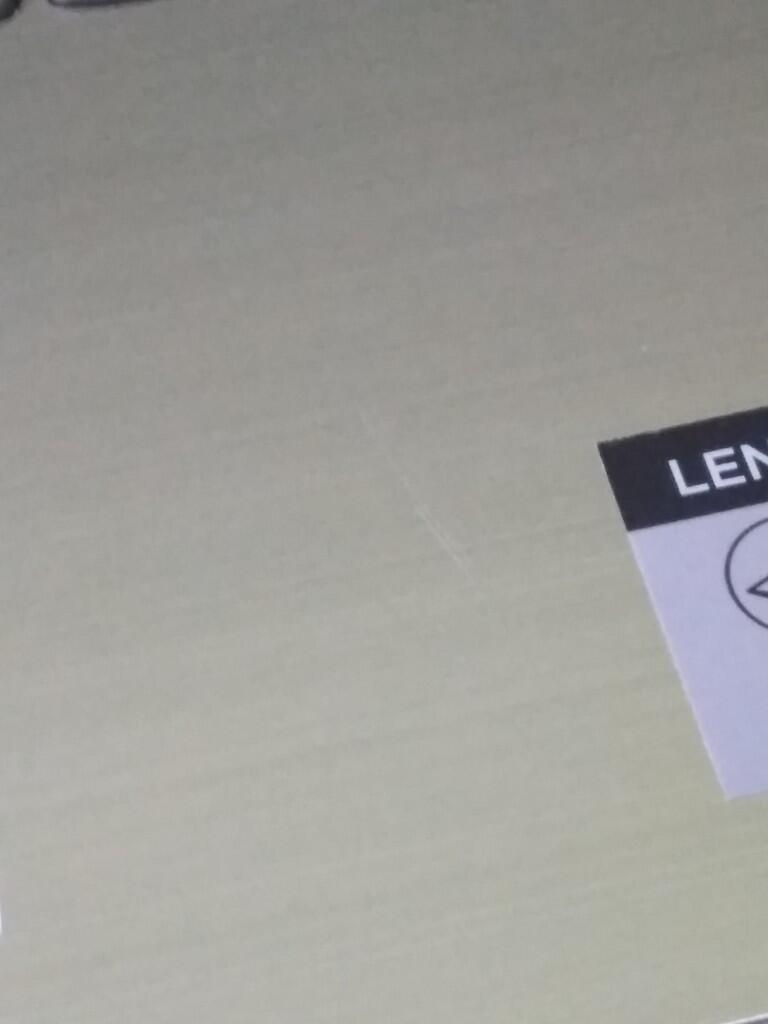 Goresan Pada Casing laptop